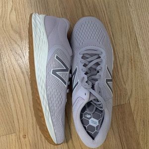 Purple new balance tennis shoes